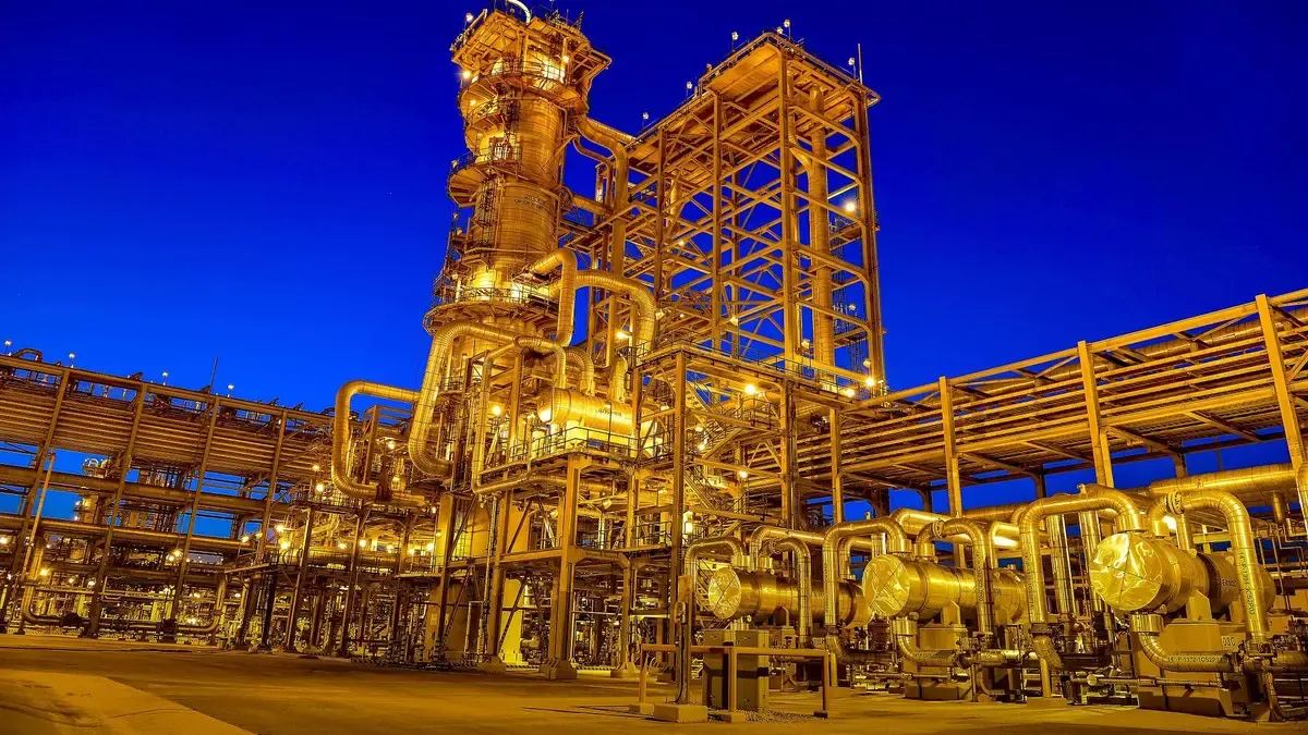 Petrochemical industrial plant and process automation environment